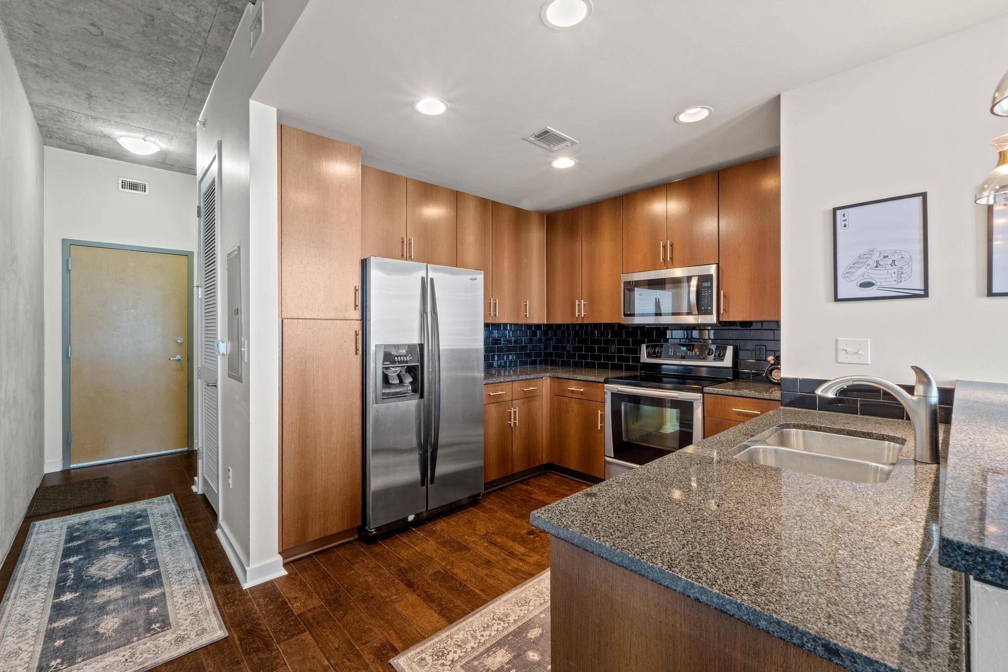 360 Nueces ST # 2808