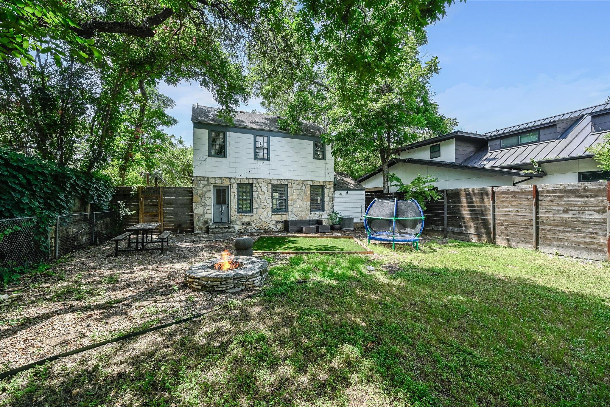 901 Jessie ST