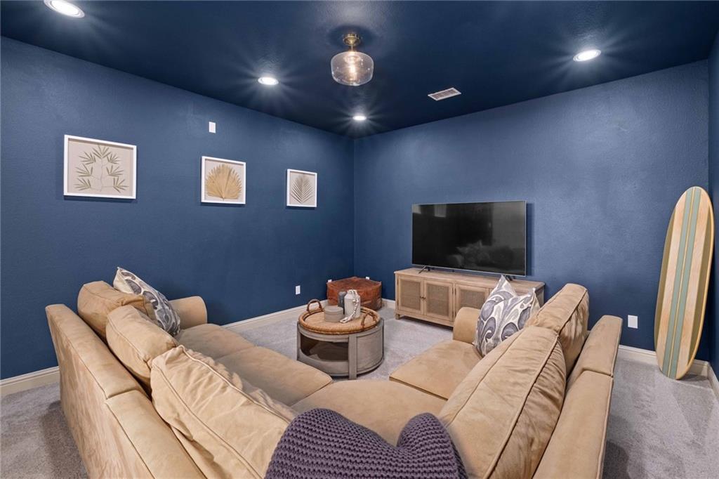7904 Crandall RD