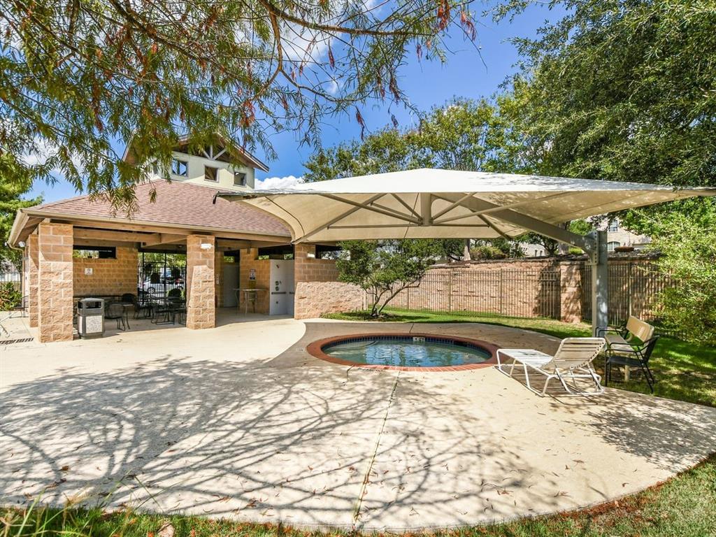 5813 Medicine Creek DR