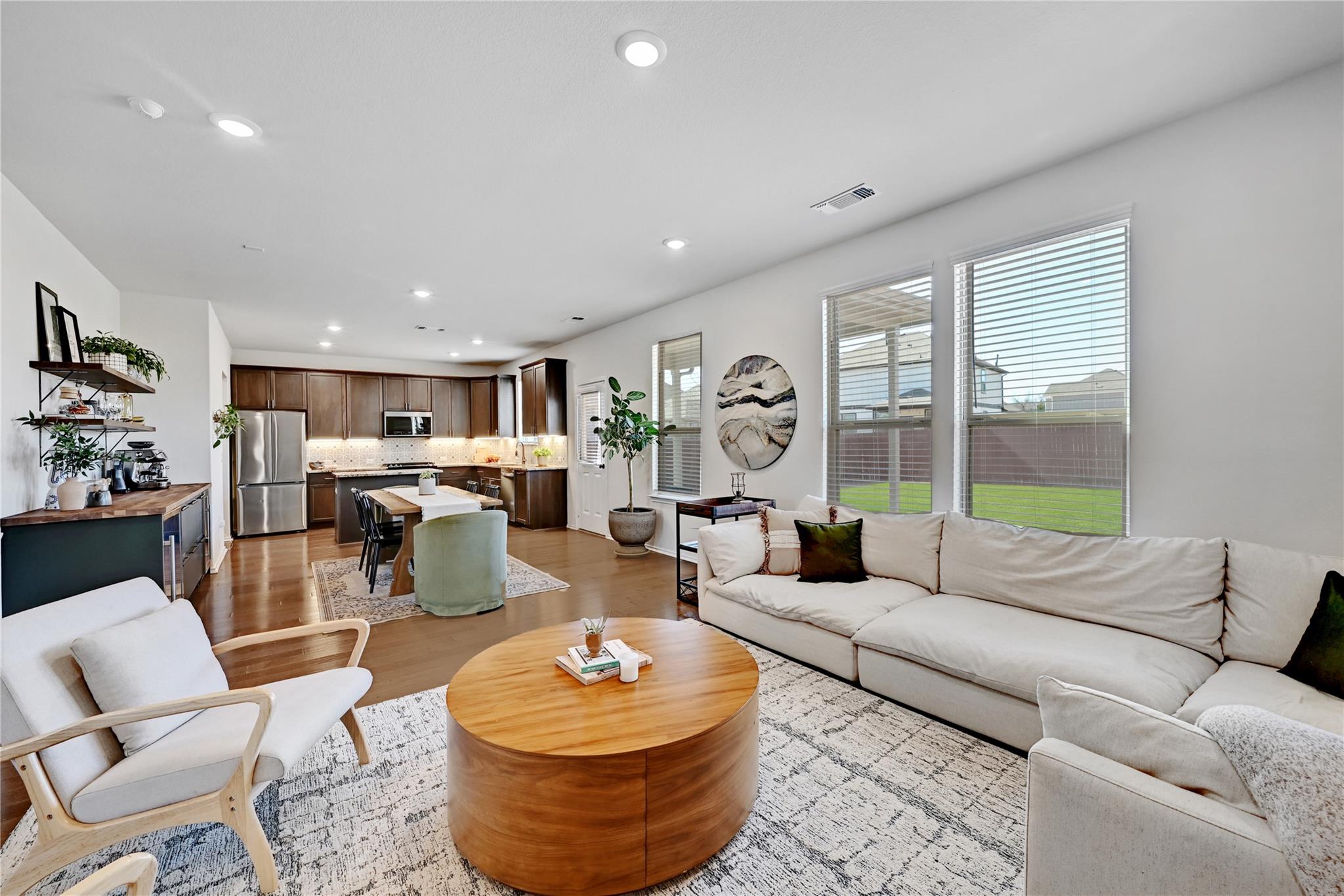 6808 Ellsworth WALK