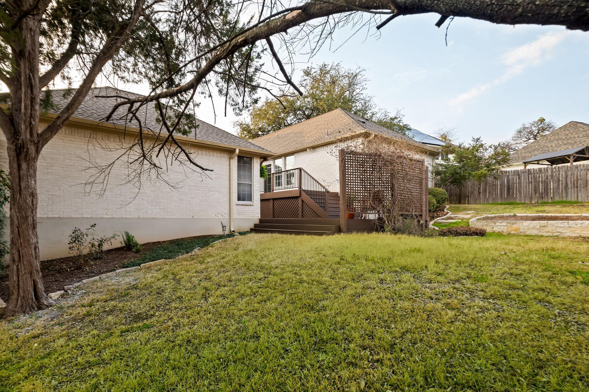 8125 Bottlebrush DR