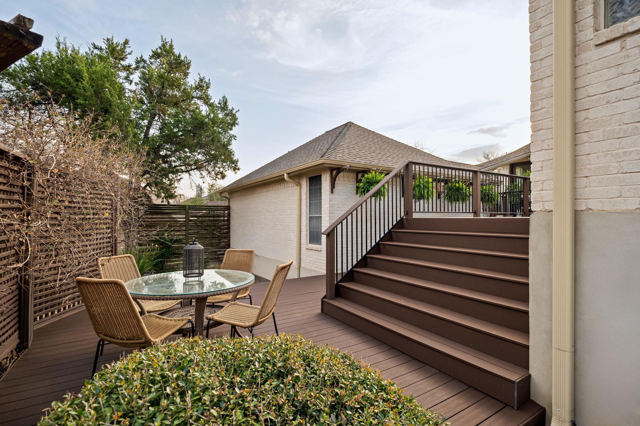 8125 Bottlebrush DR