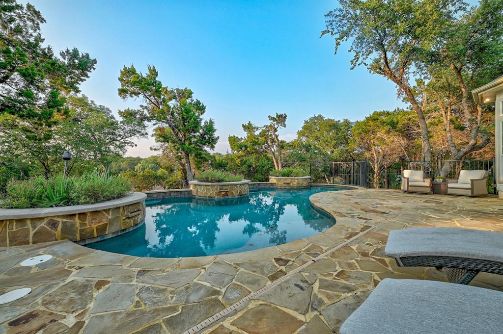 219 CLUBHOUSE DR