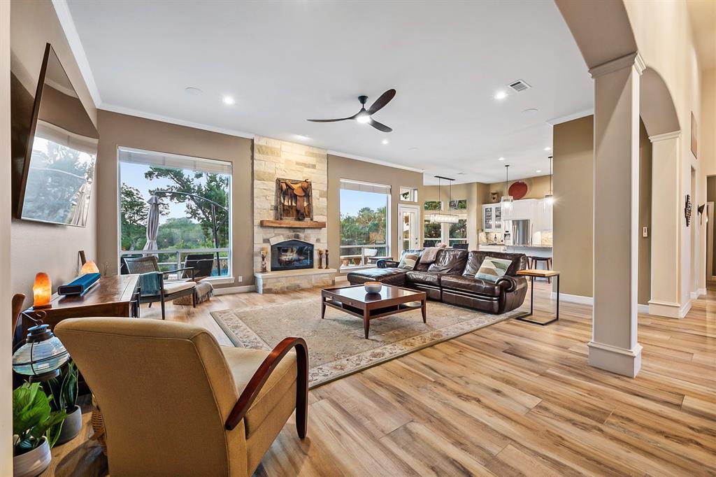 219 CLUBHOUSE DR