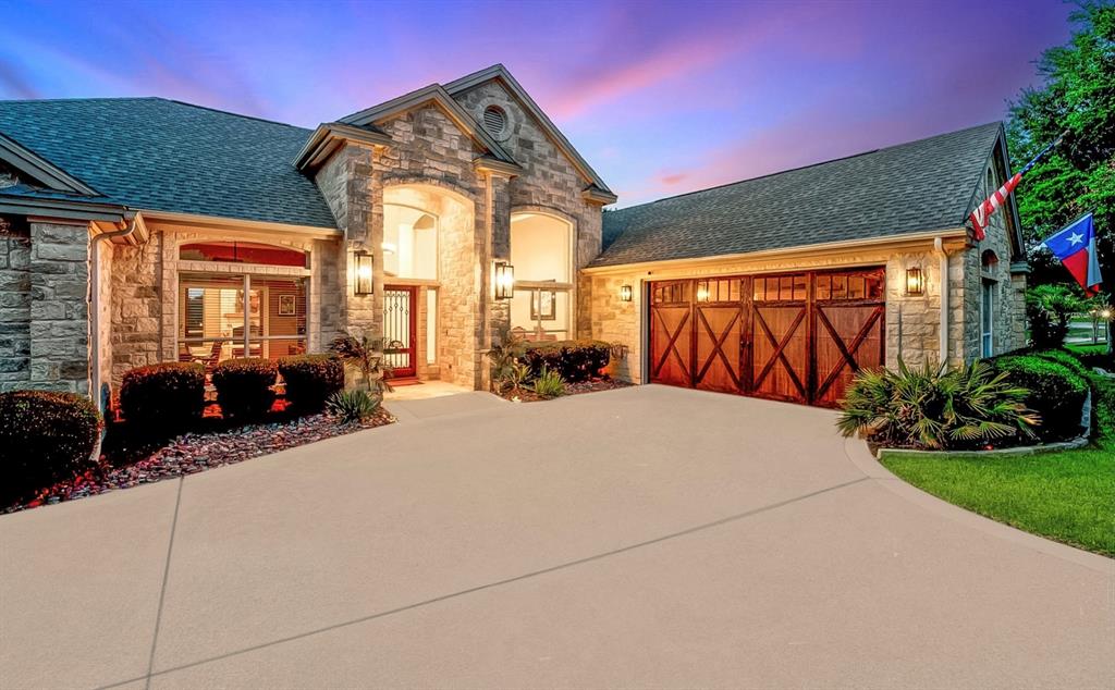 219 CLUBHOUSE DR