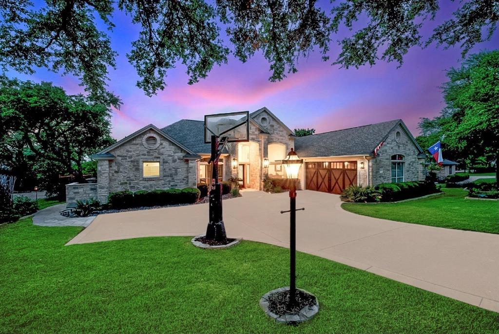 219 CLUBHOUSE DR