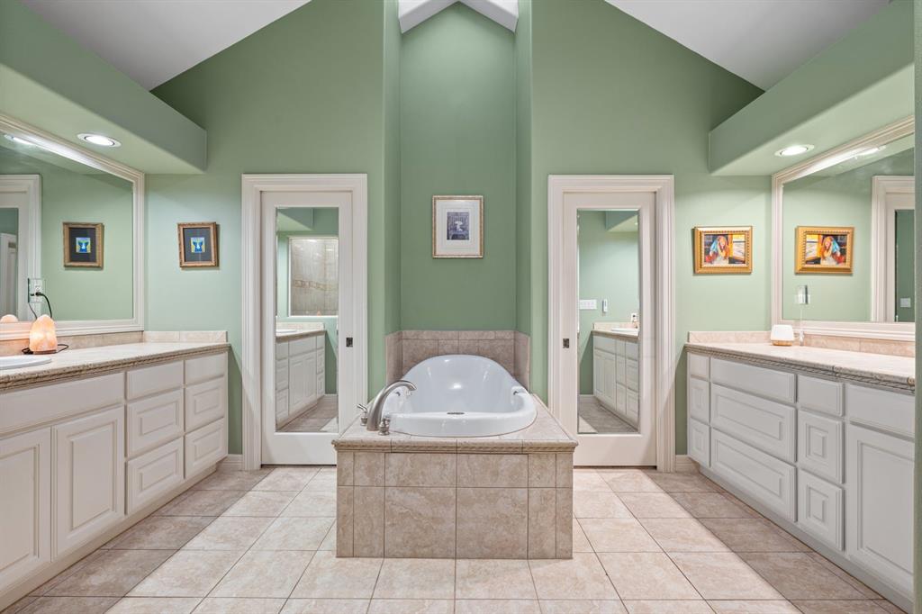 219 CLUBHOUSE DR