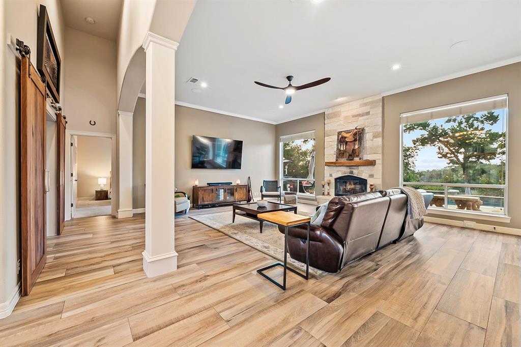 219 CLUBHOUSE DR