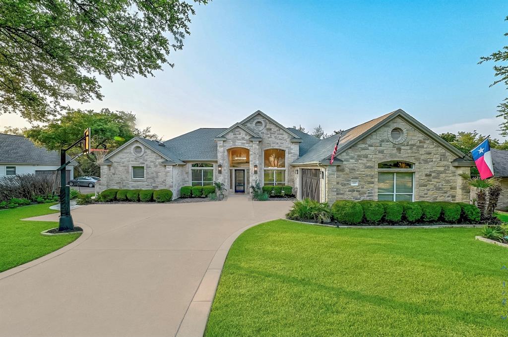 219 CLUBHOUSE DR