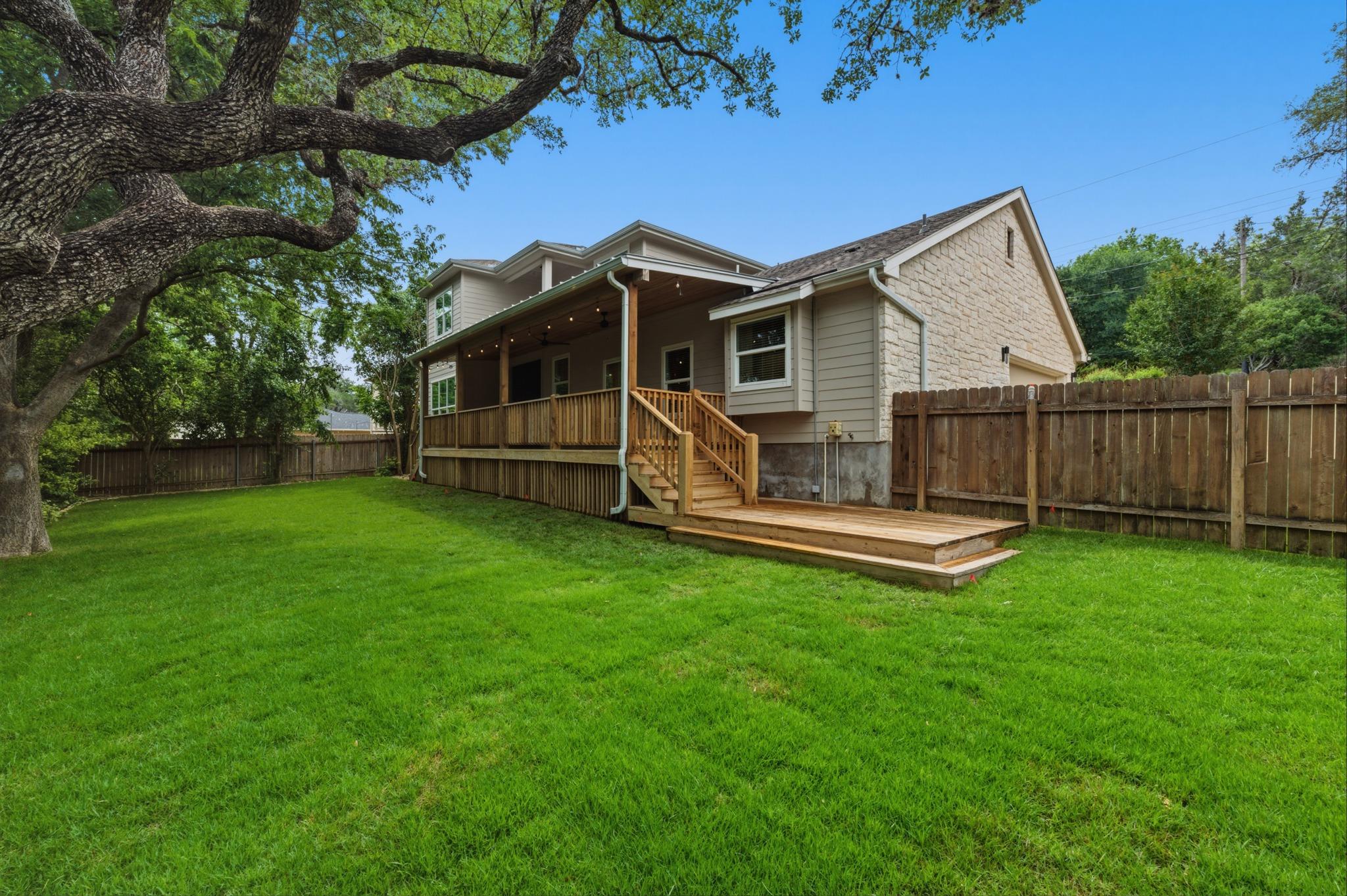 2402 Bahama RD