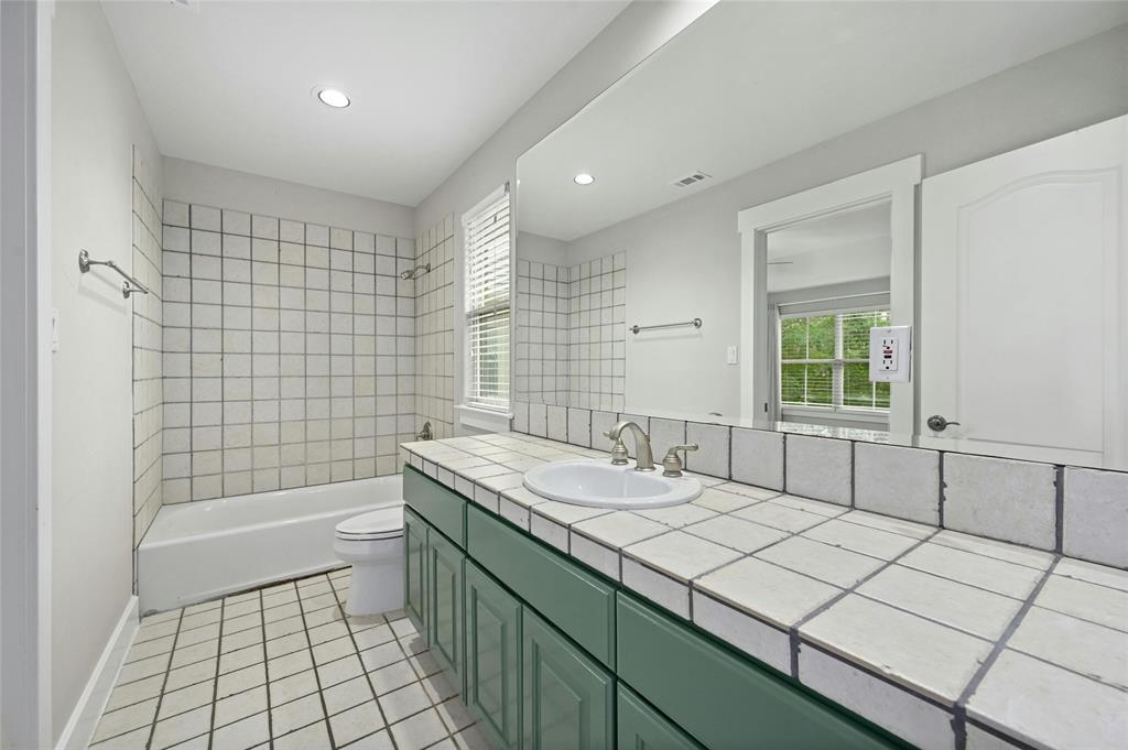 2800 Waymaker WAY # 20