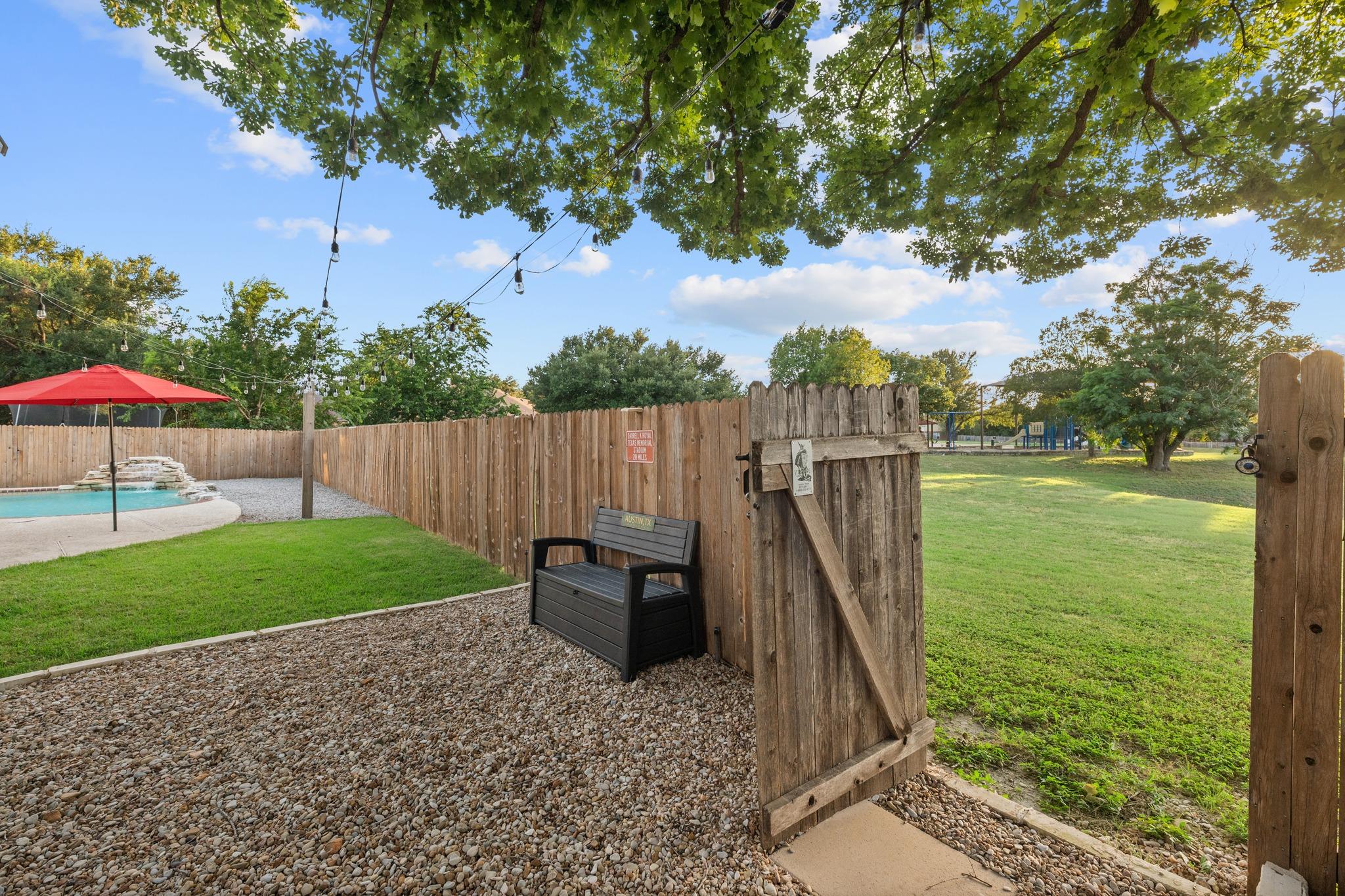 2621 Goldfinch DR