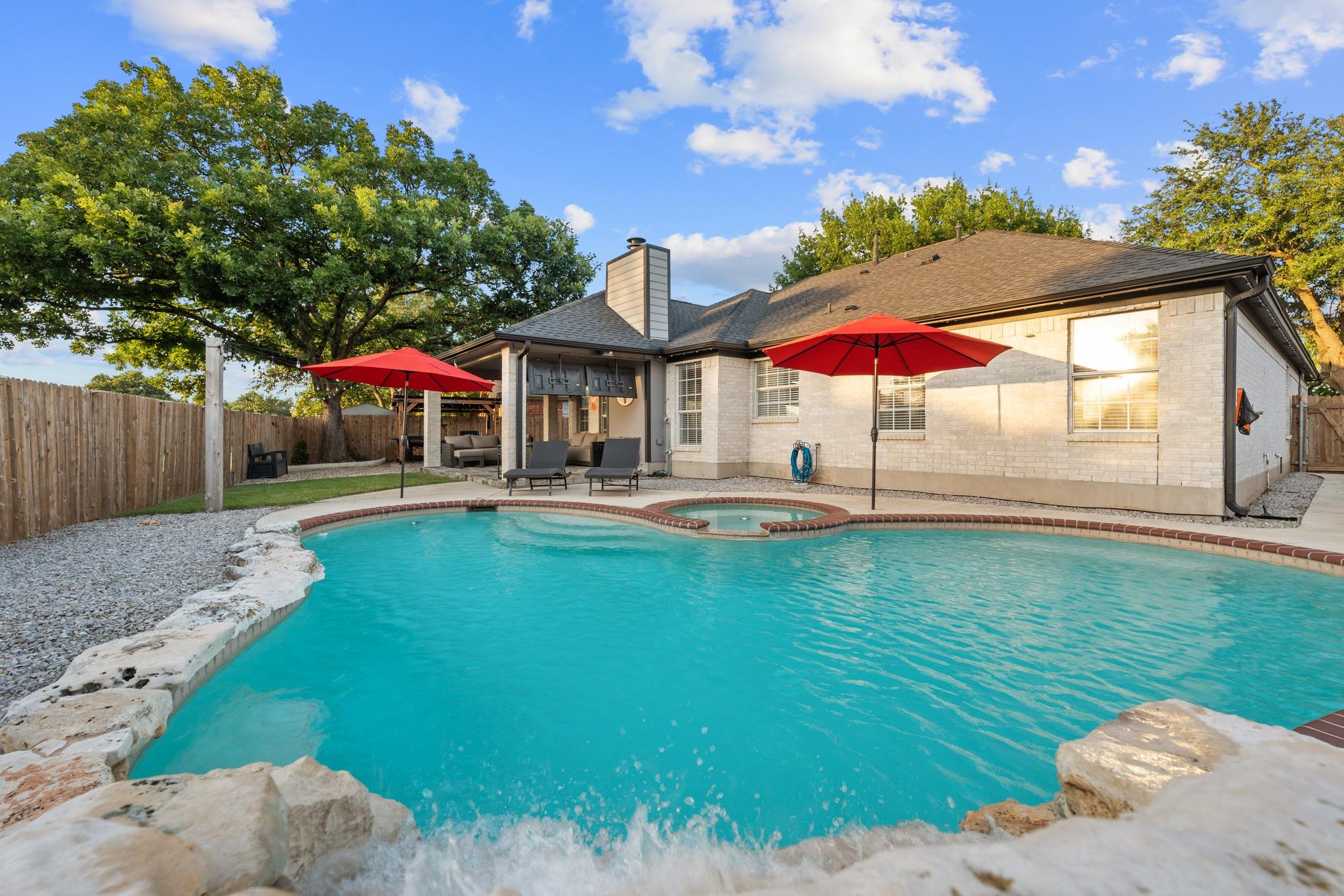 2621 Goldfinch DR