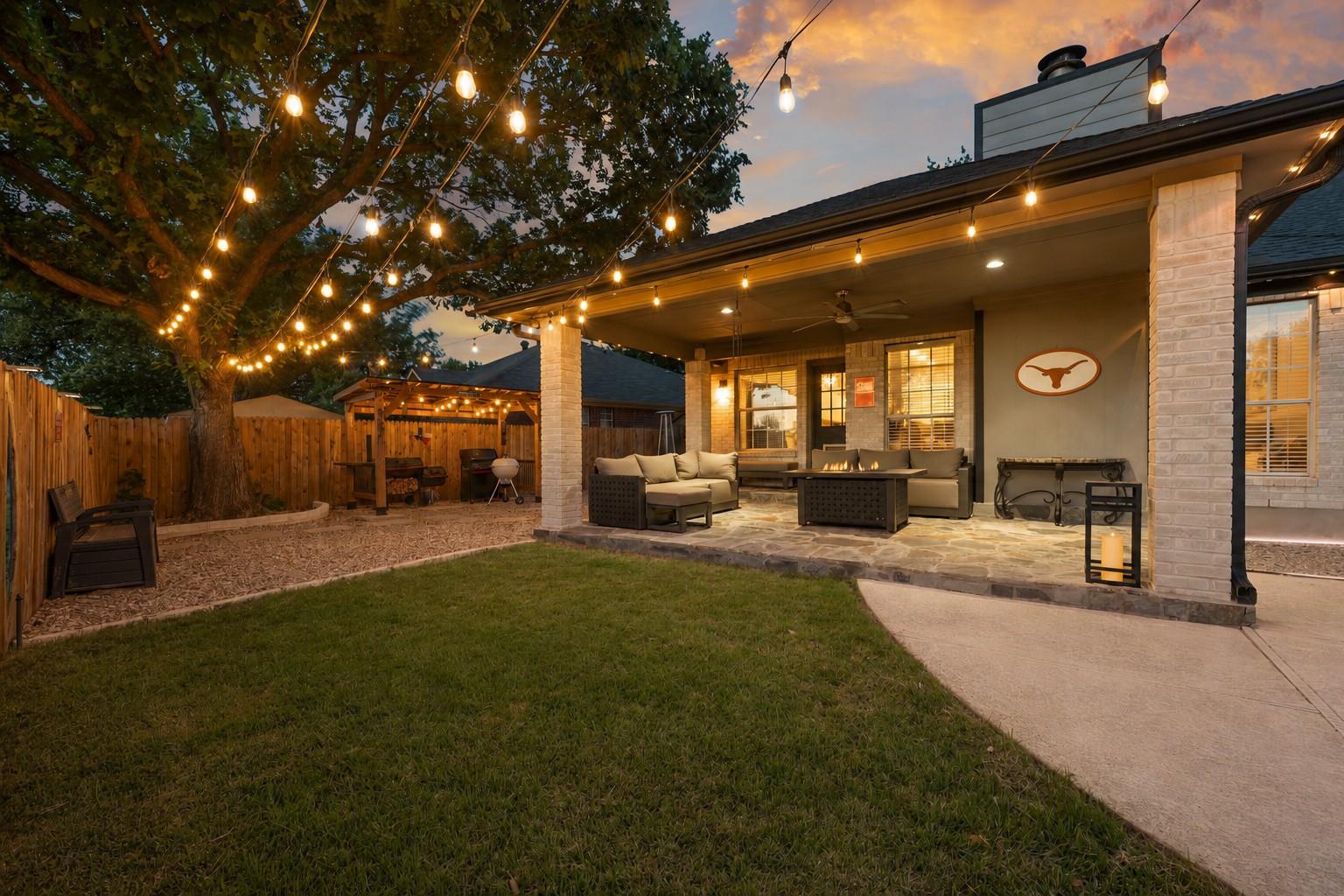 2621 Goldfinch DR