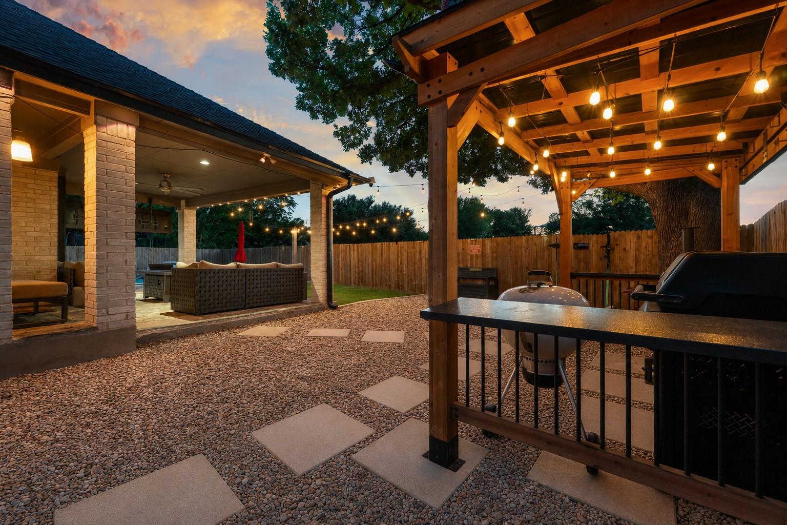 2621 Goldfinch DR