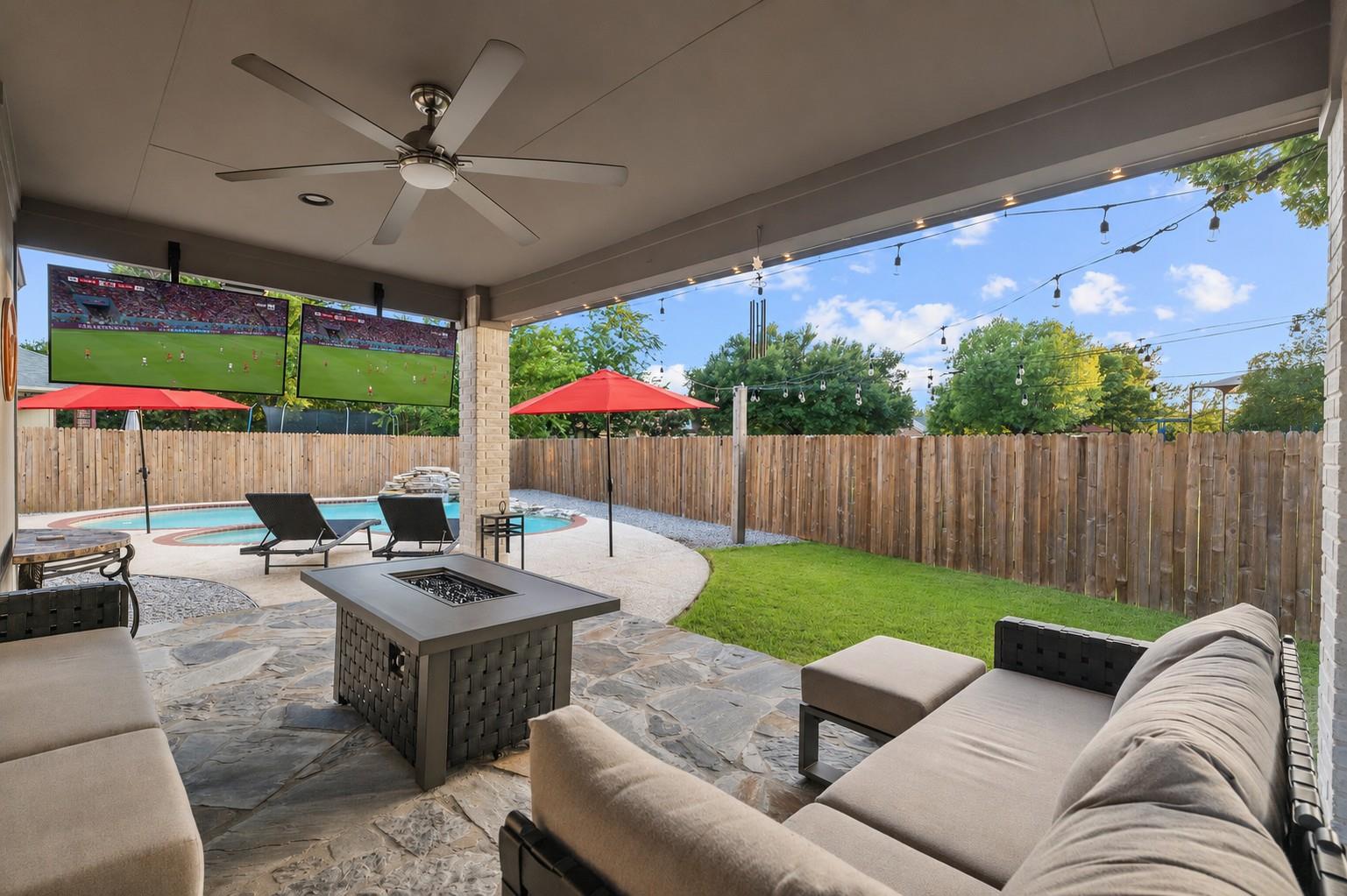 2621 Goldfinch DR