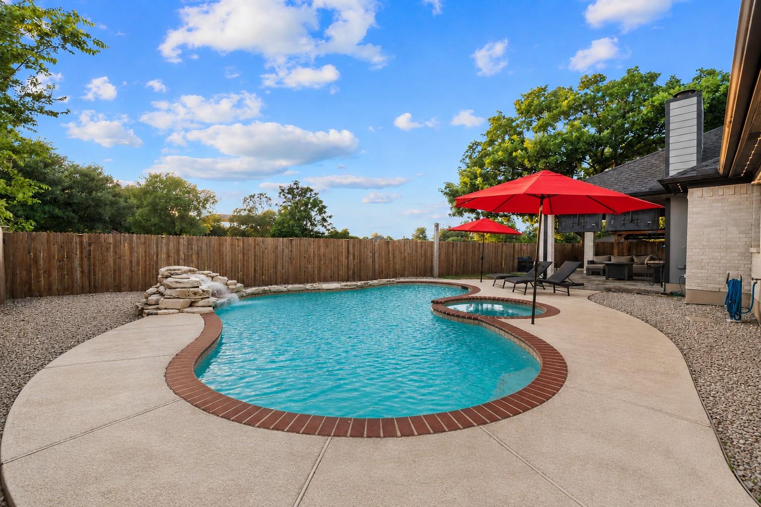 2621 Goldfinch DR