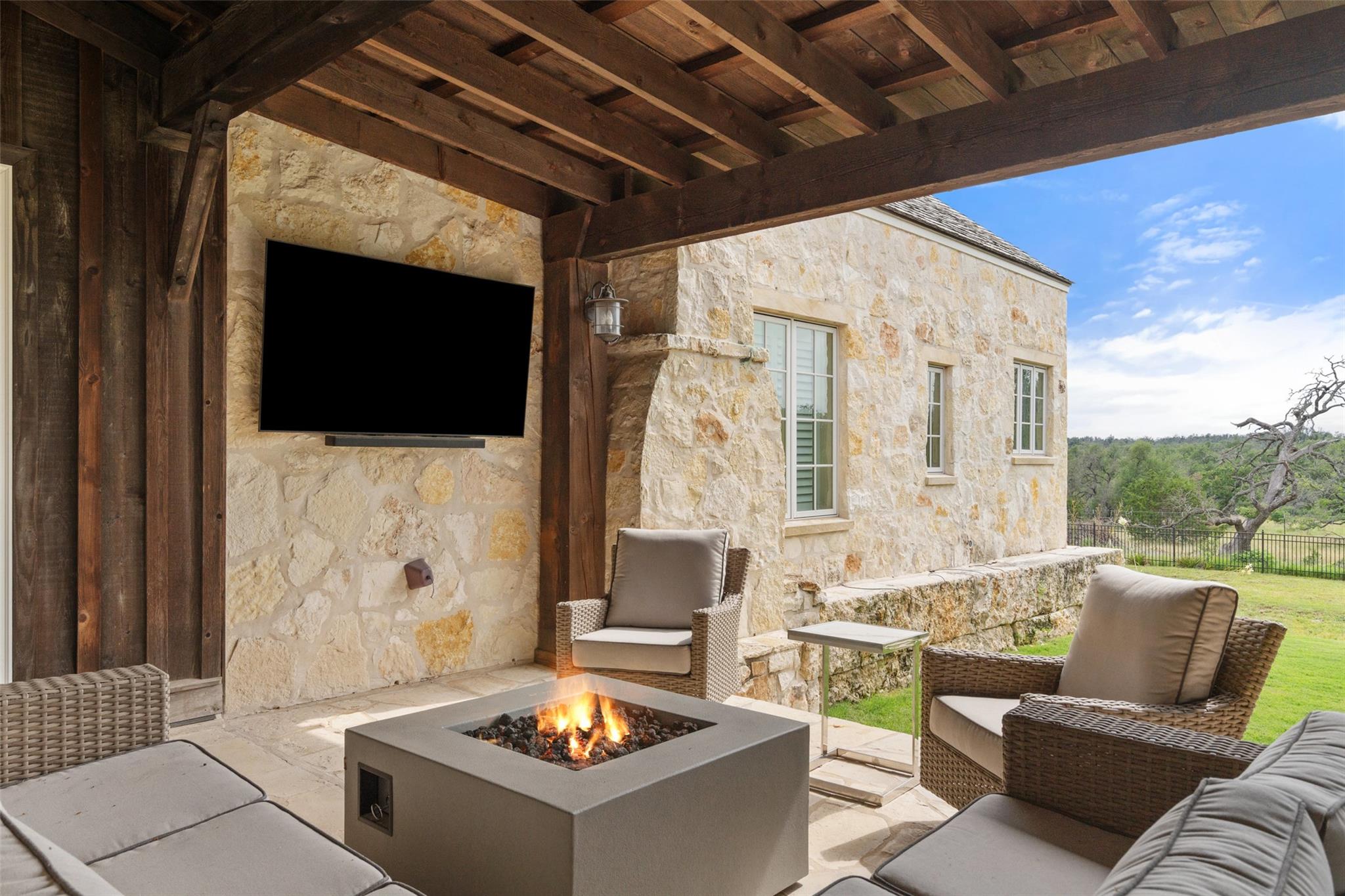 2194 Boot Ranch CIR