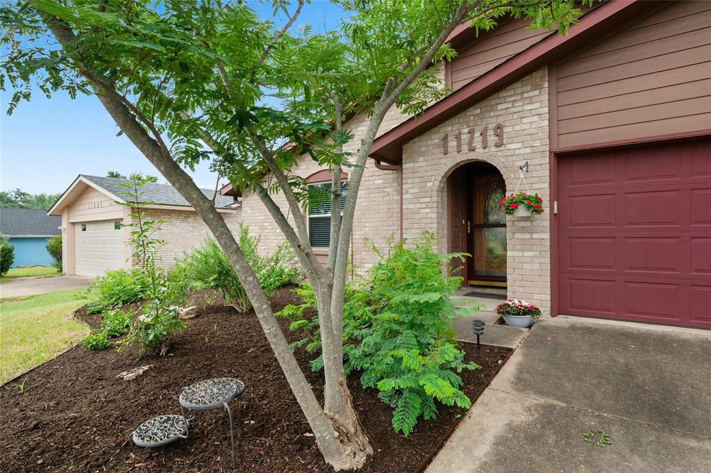 11219 Applewood DR