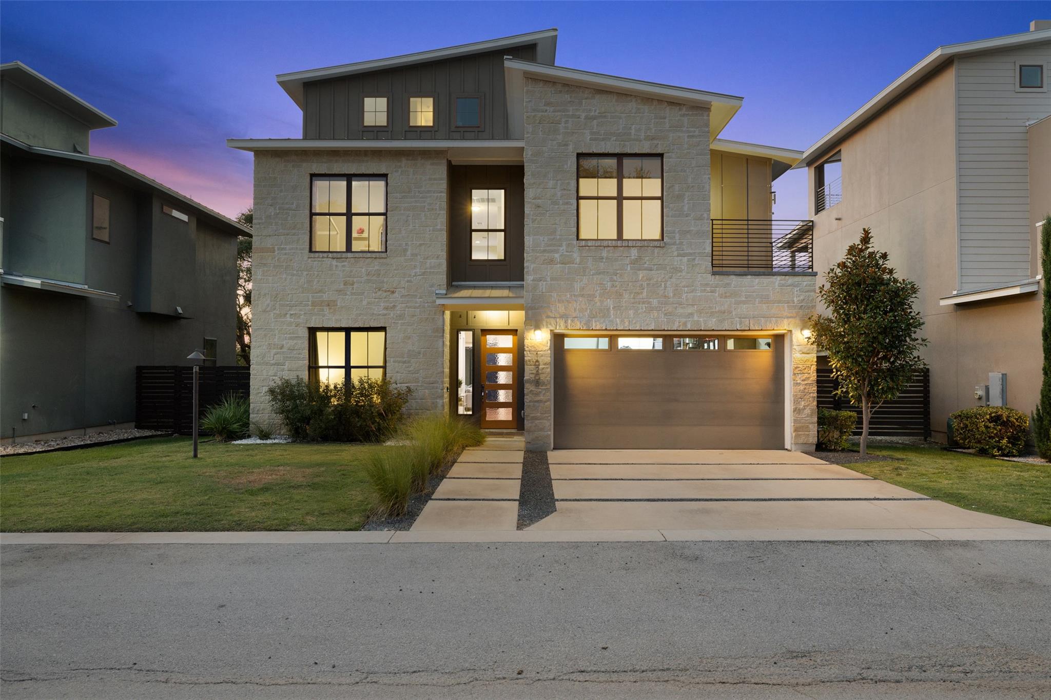16208 Sydney Carol LN