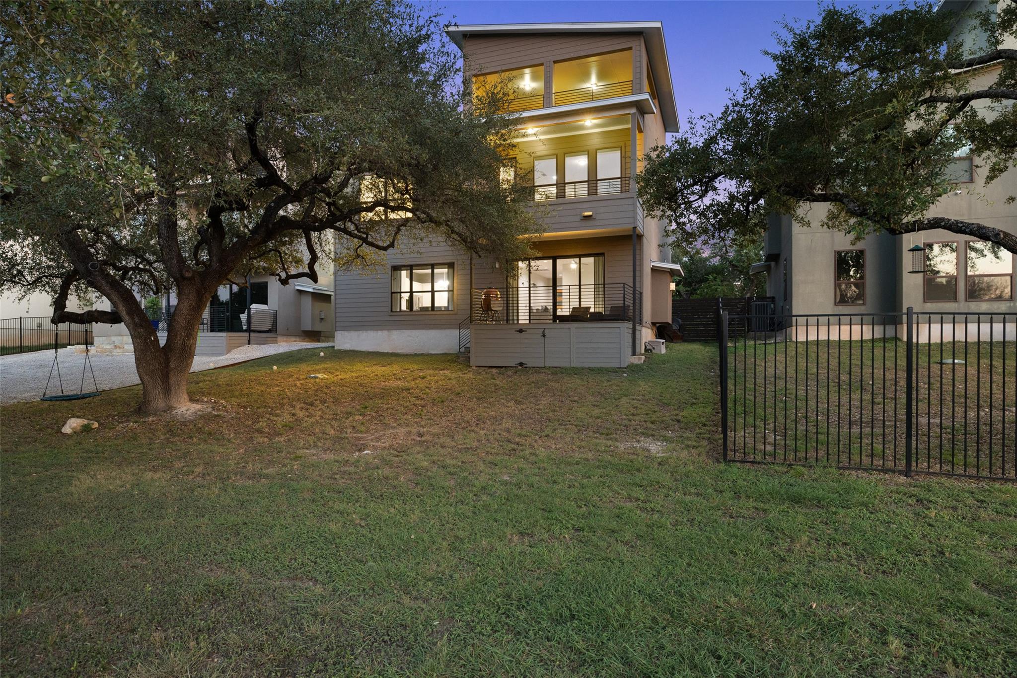 16208 Sydney Carol LN