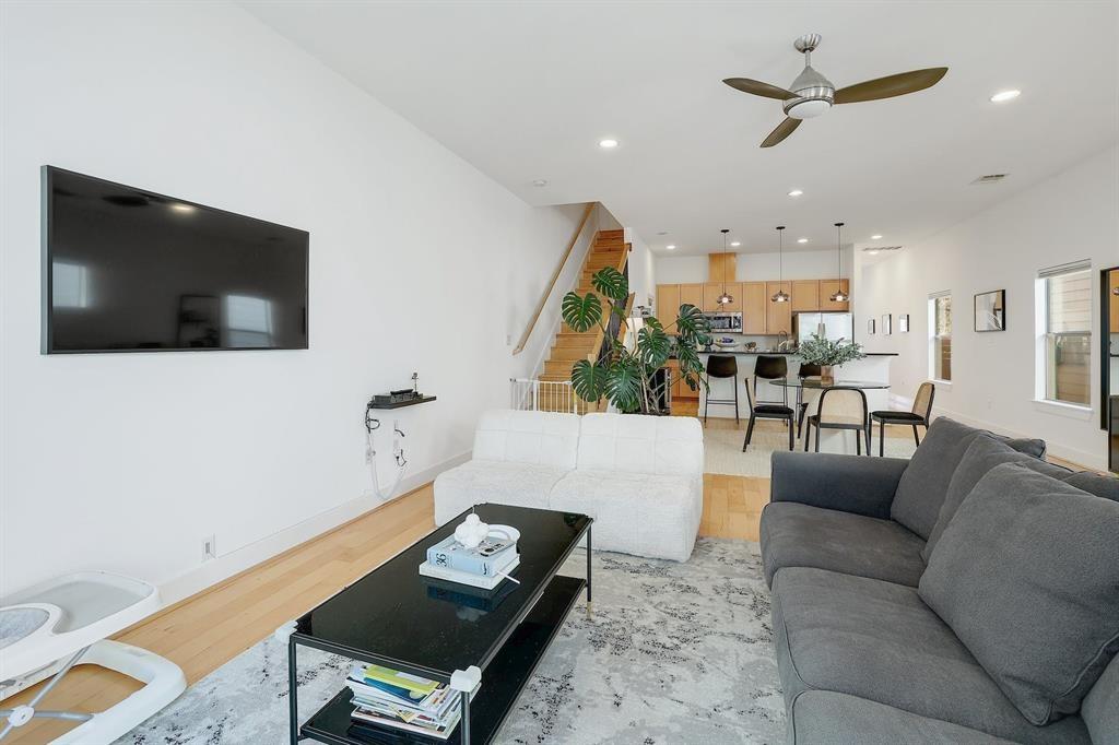 2209 Thornton # A