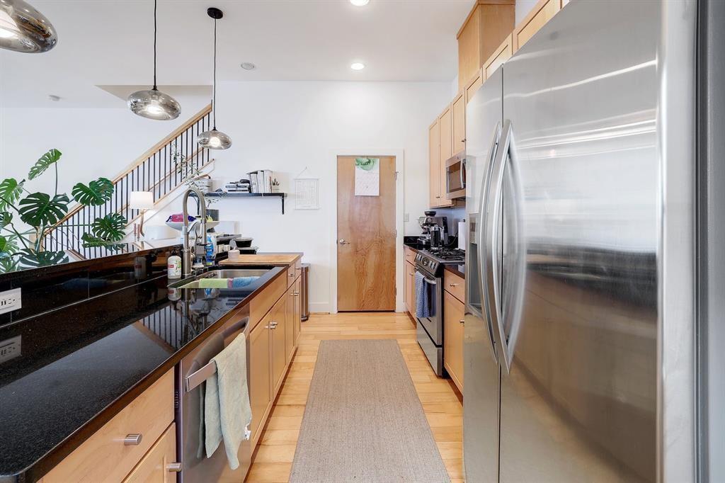 2209 Thornton # A