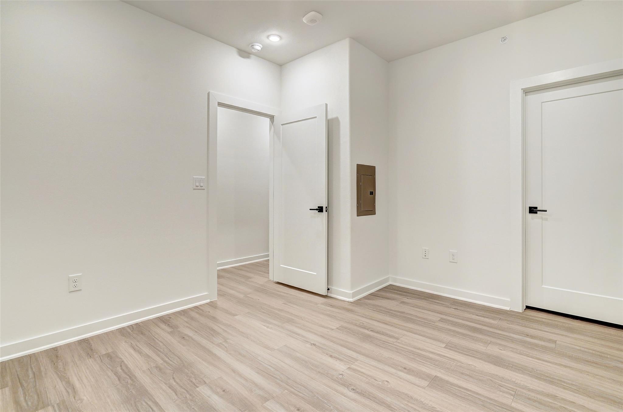 100 W Mockingbird LN # 306