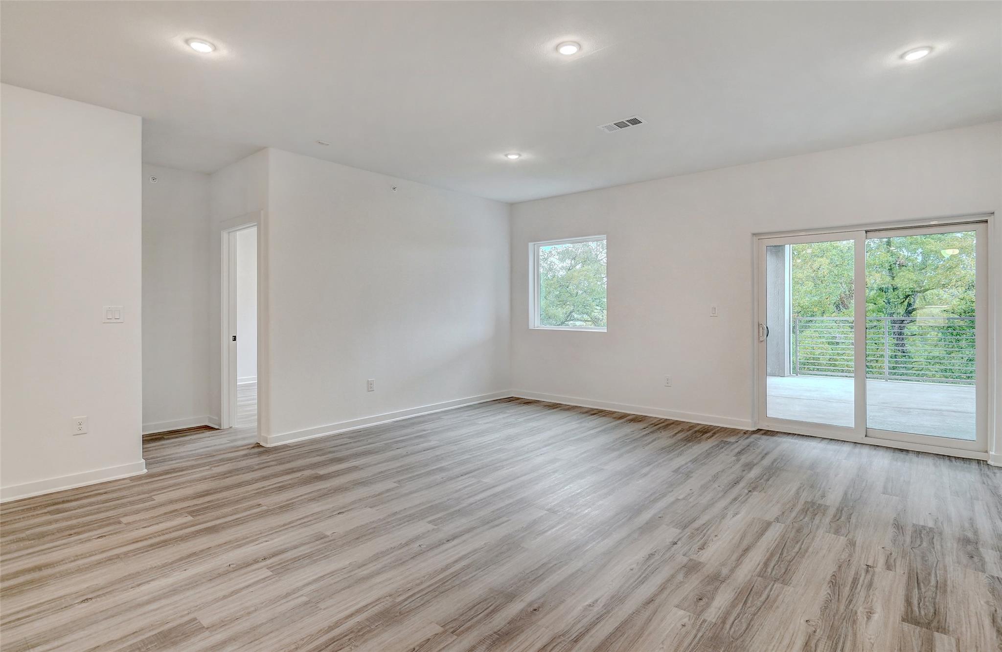 100 W Mockingbird LN # 306
