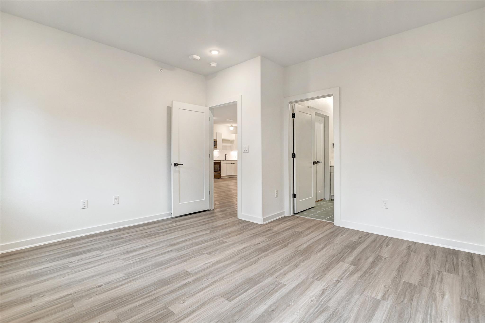 100 W Mockingbird LN # 306
