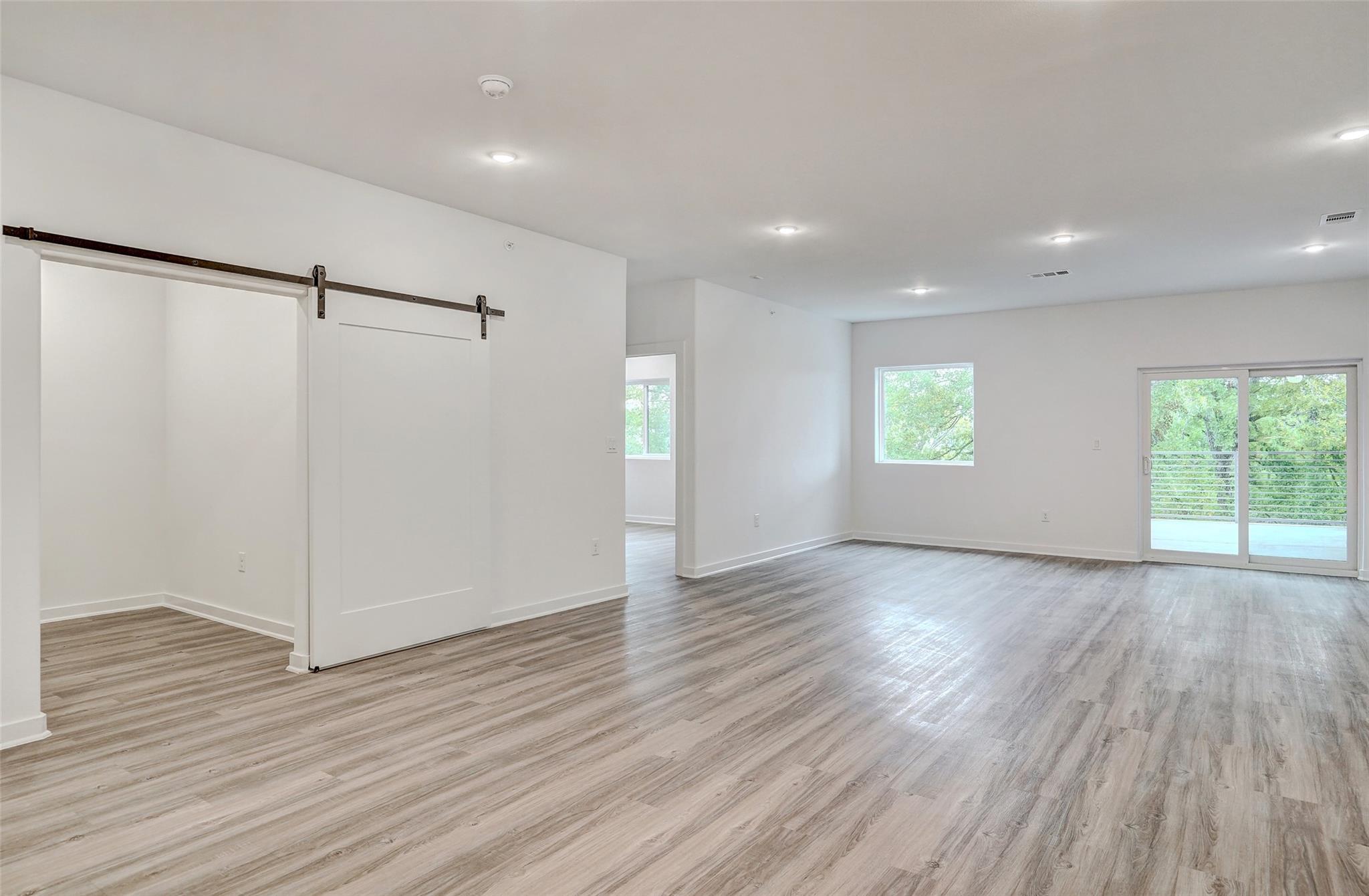 100 W Mockingbird LN # 306