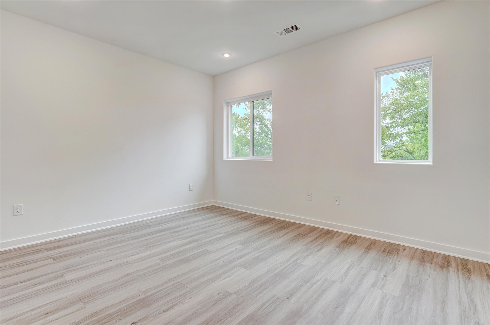 100 W Mockingbird LN # 306