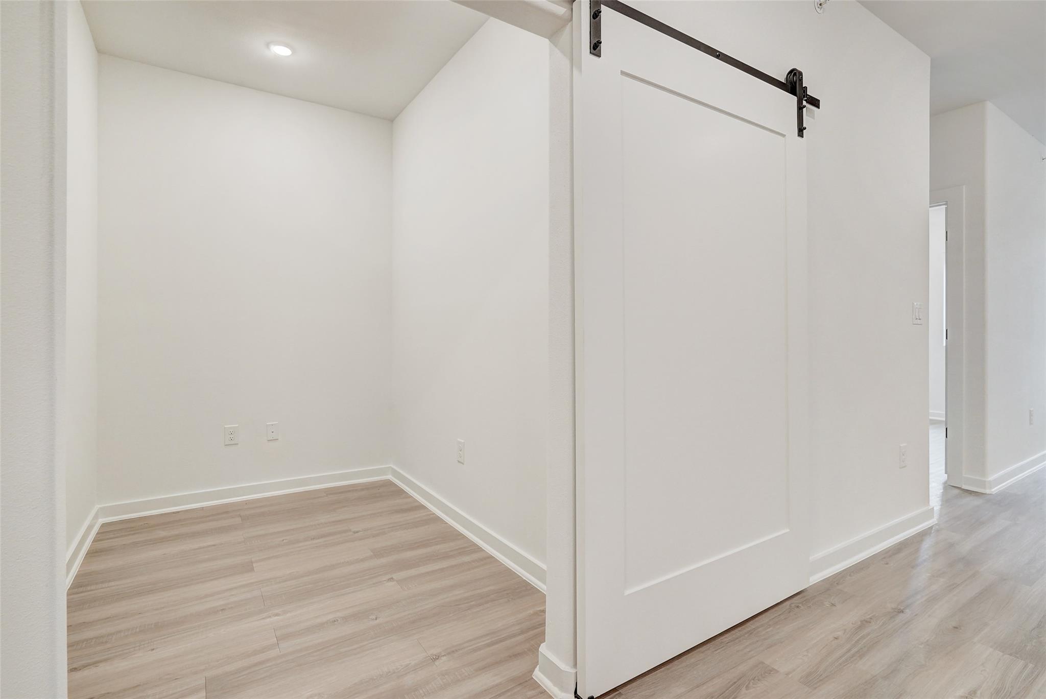 100 W Mockingbird LN # 306