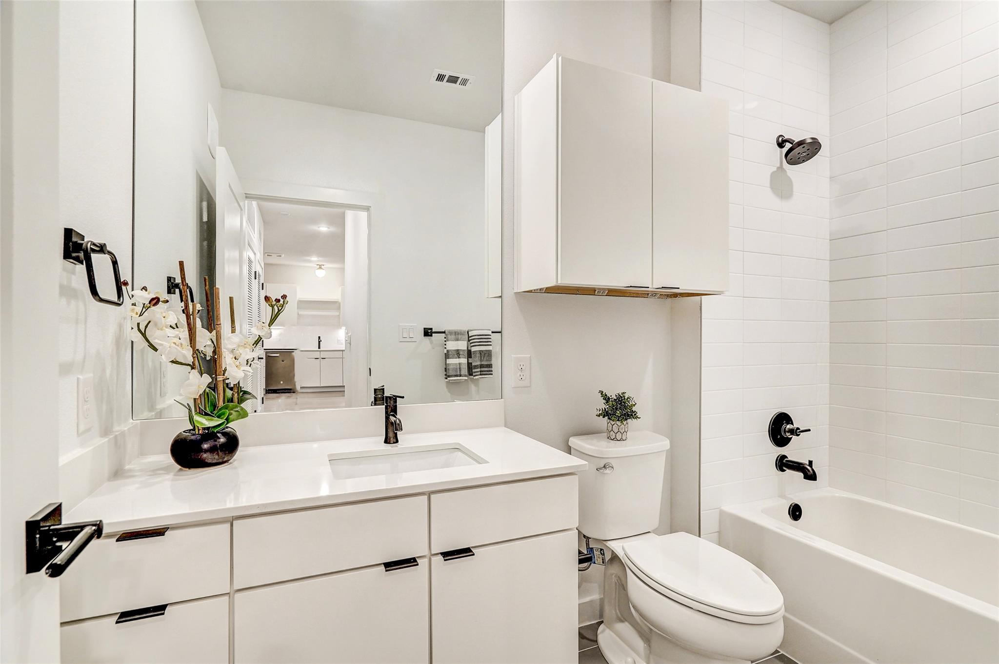 100 W Mockingbird LN # 306