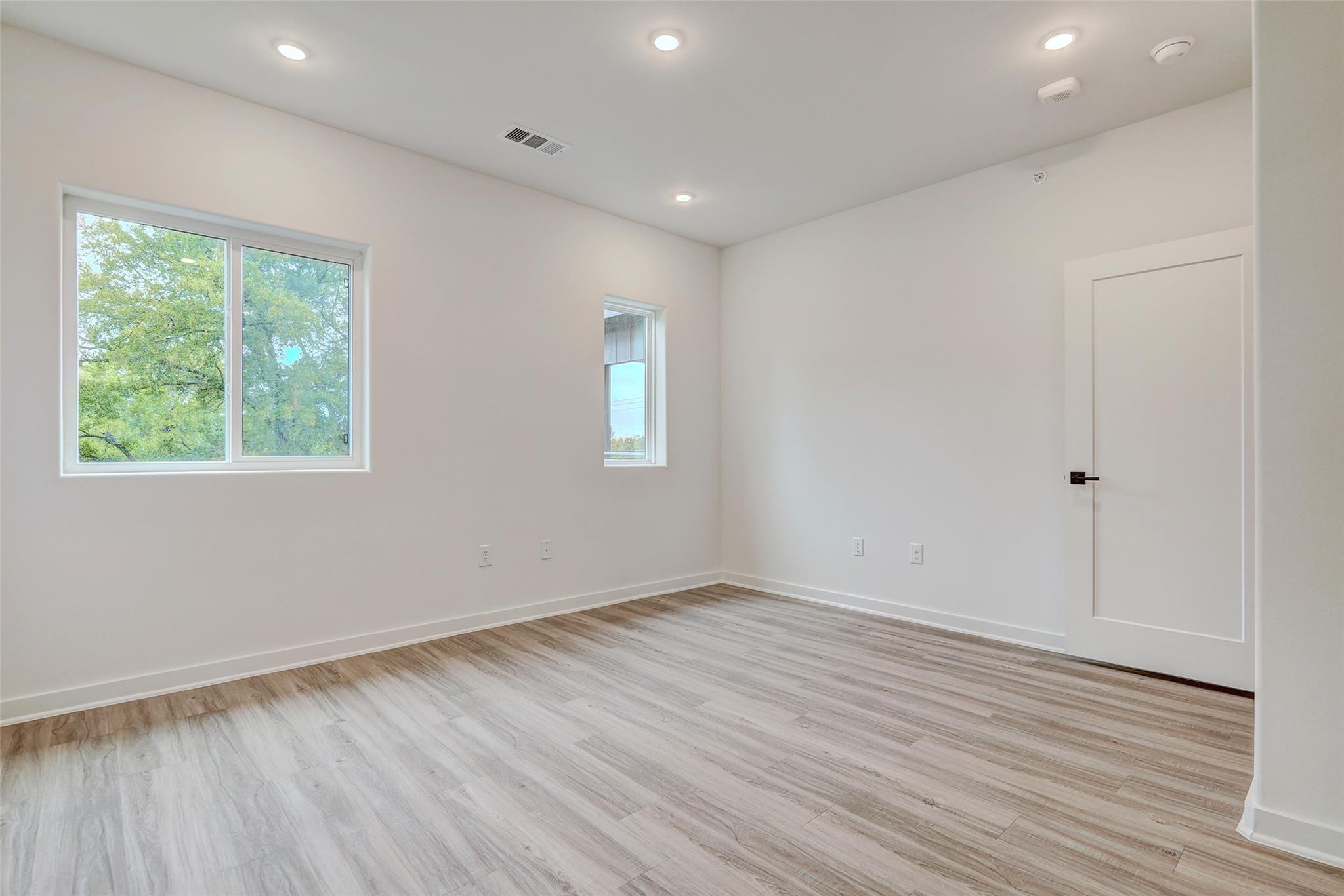 100 W Mockingbird LN # 306
