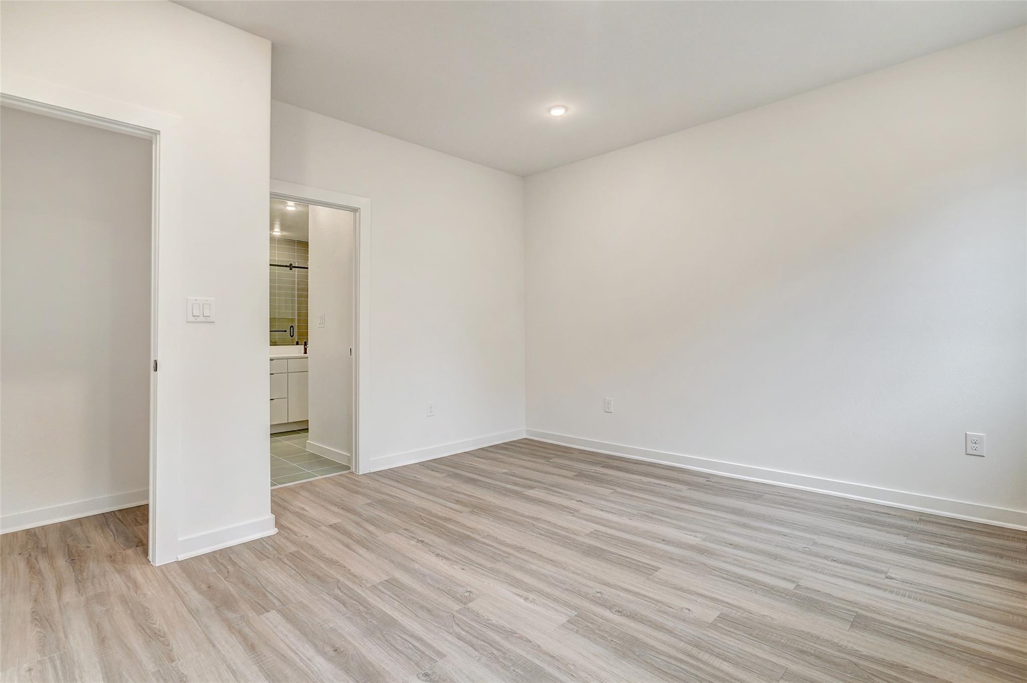 100 W Mockingbird LN # 306