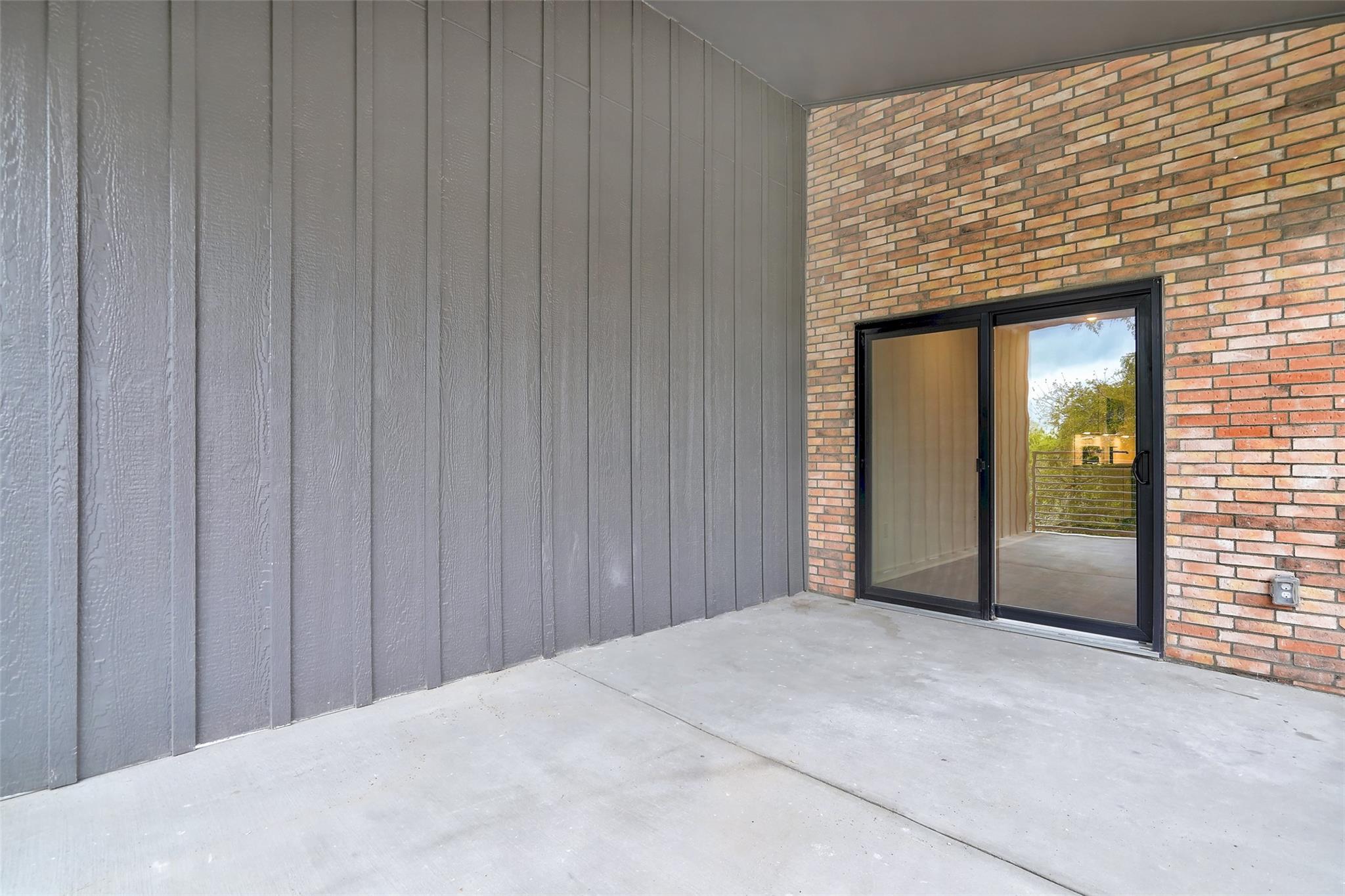 100 W Mockingbird LN # 306