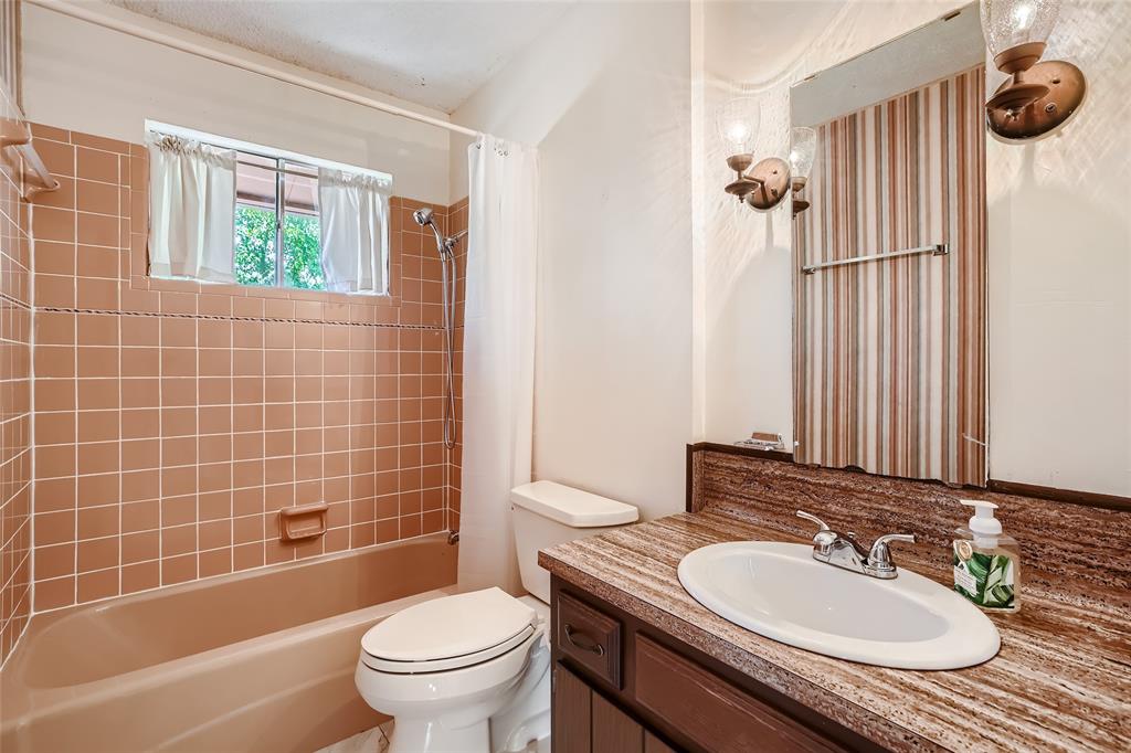 1110 Falcon Ledge DR