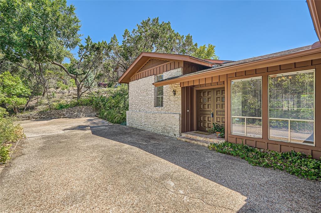 1110 Falcon Ledge DR