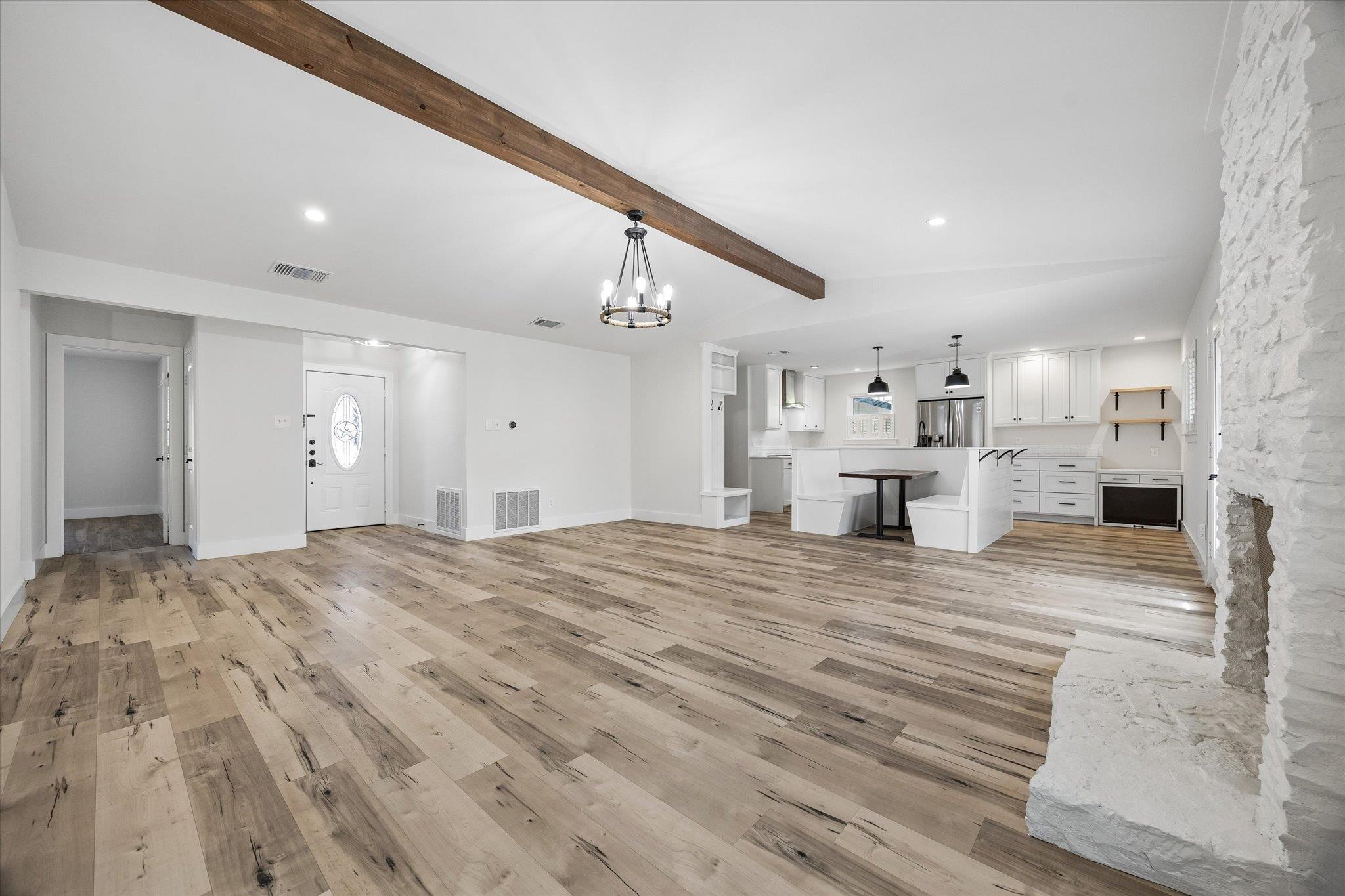 3103 Canter LN