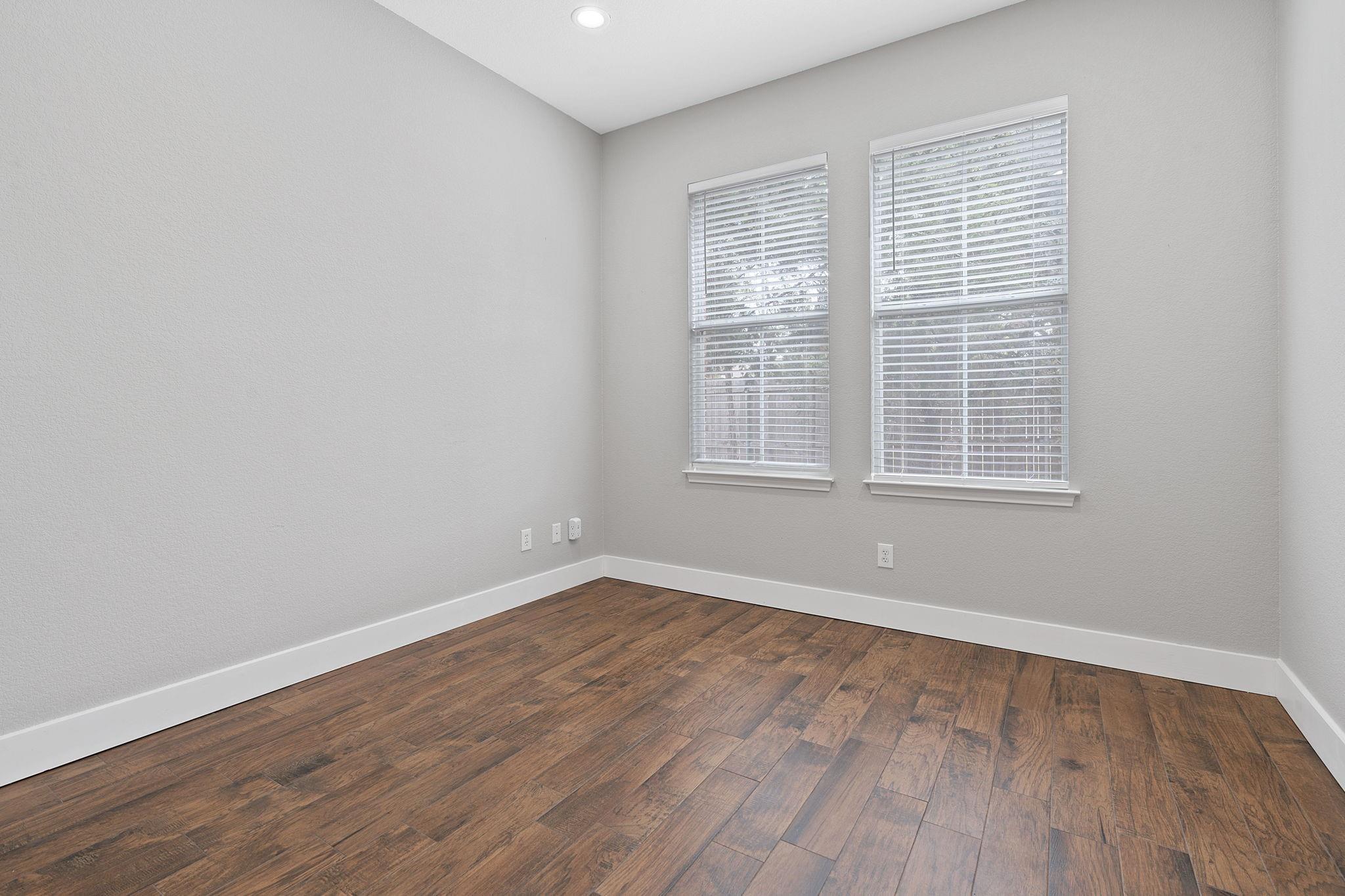 201 S Lakeline BLVD # 202