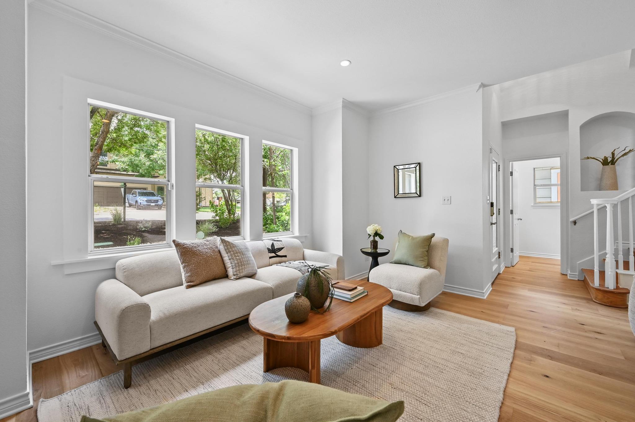 803 W Jessie ST