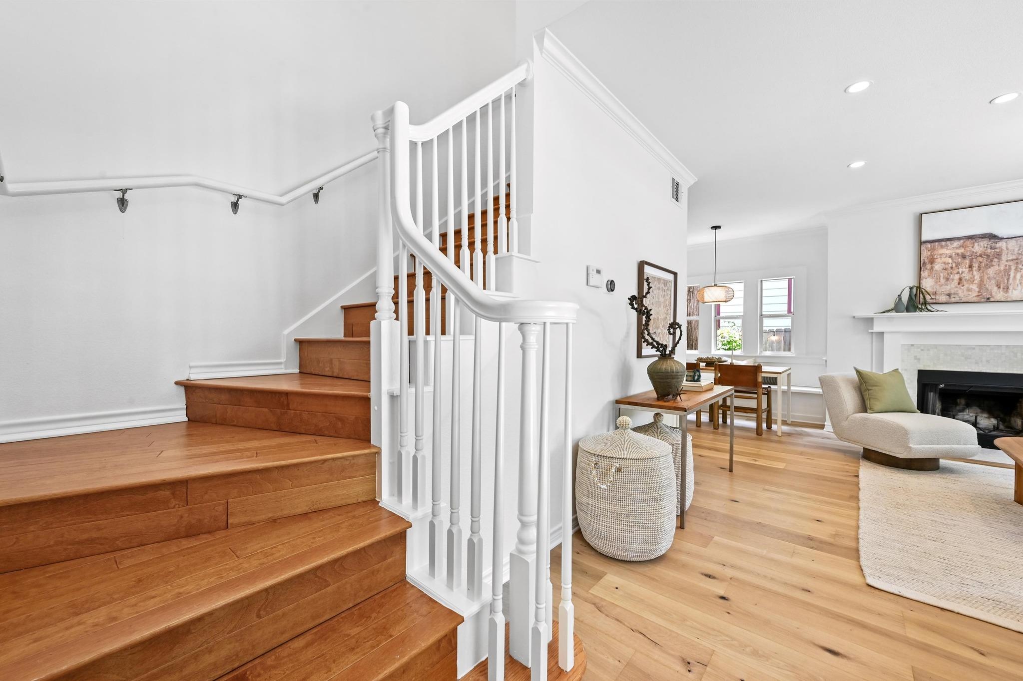 803 W Jessie ST