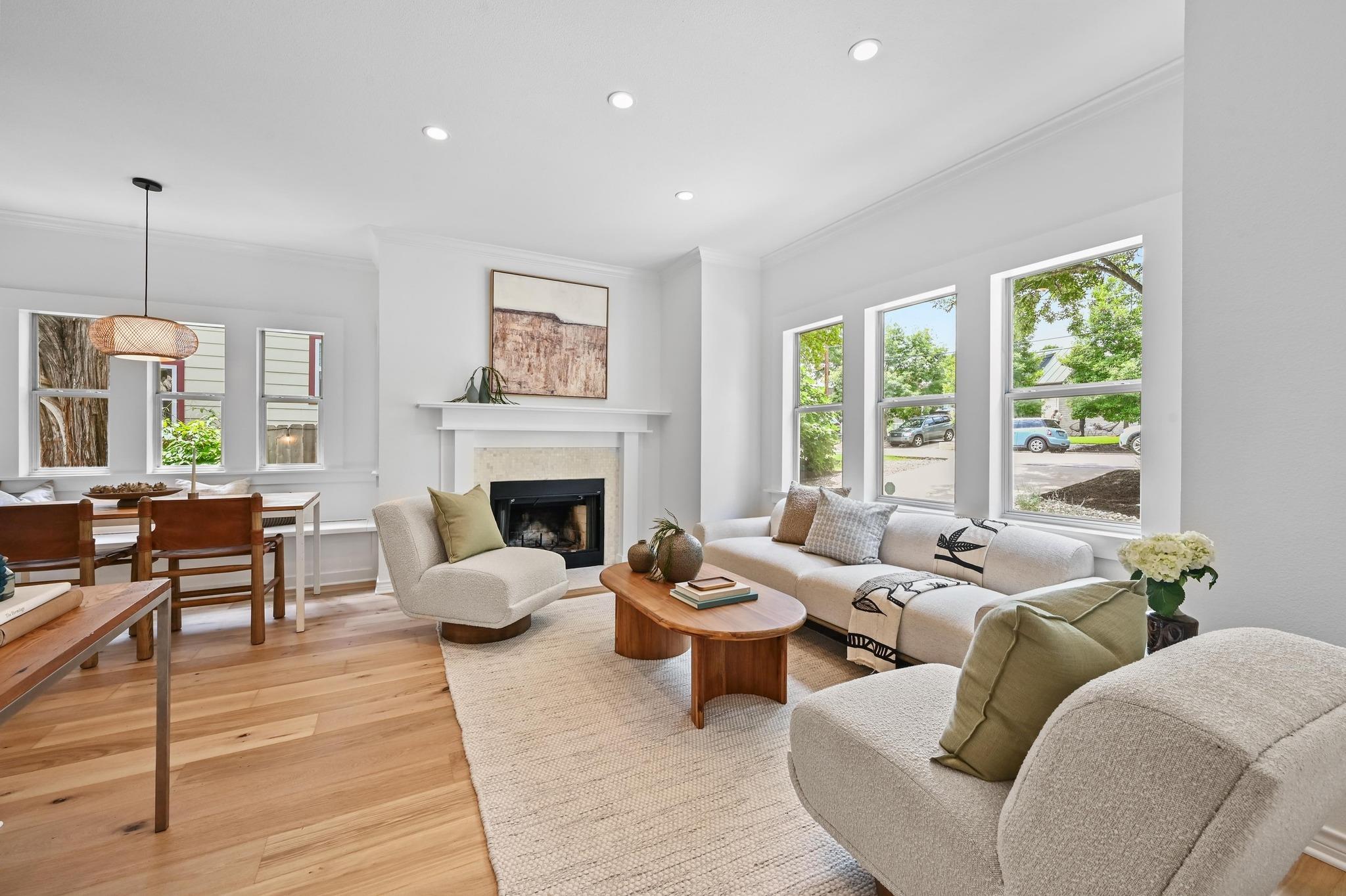803 W Jessie ST