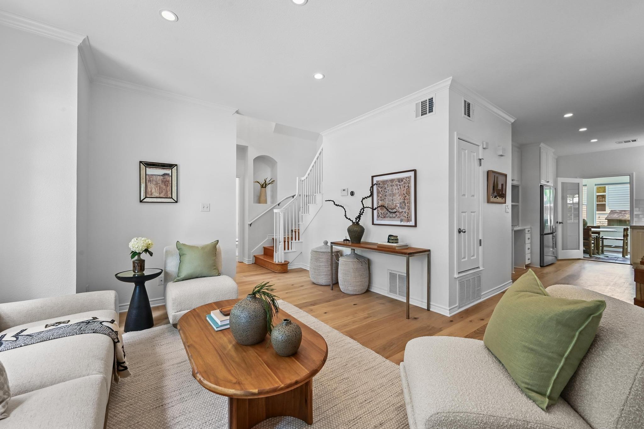 803 W Jessie ST
