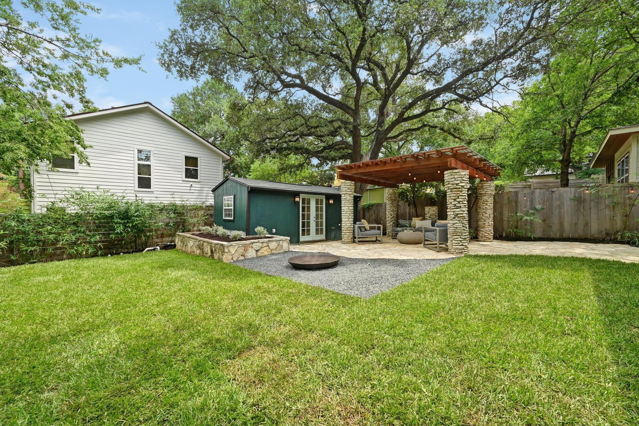 803 W Jessie ST