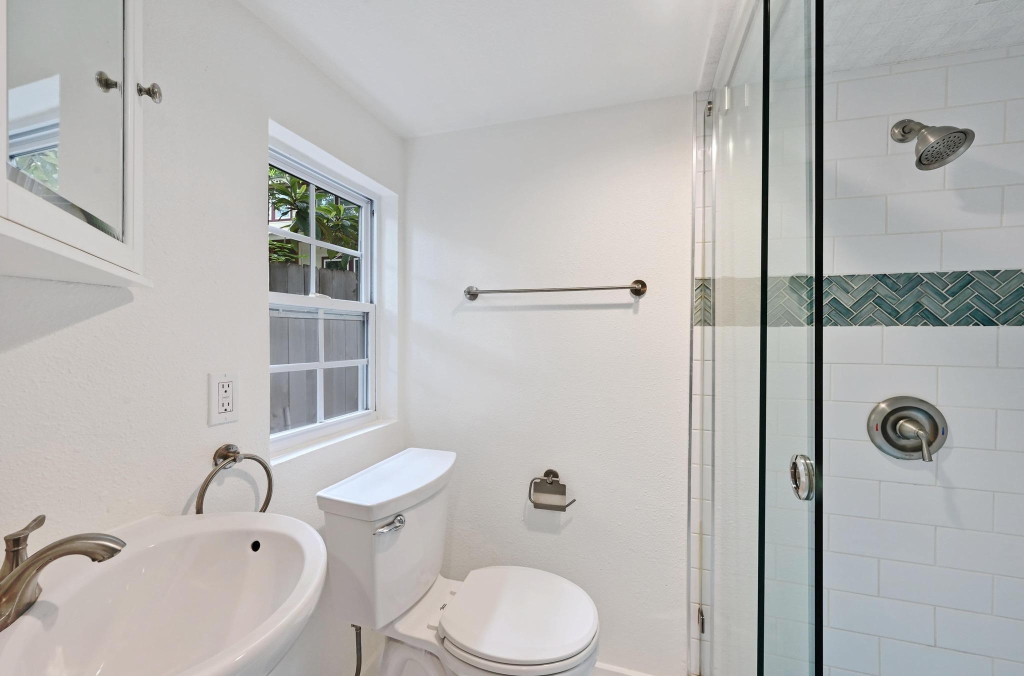 803 W Jessie ST