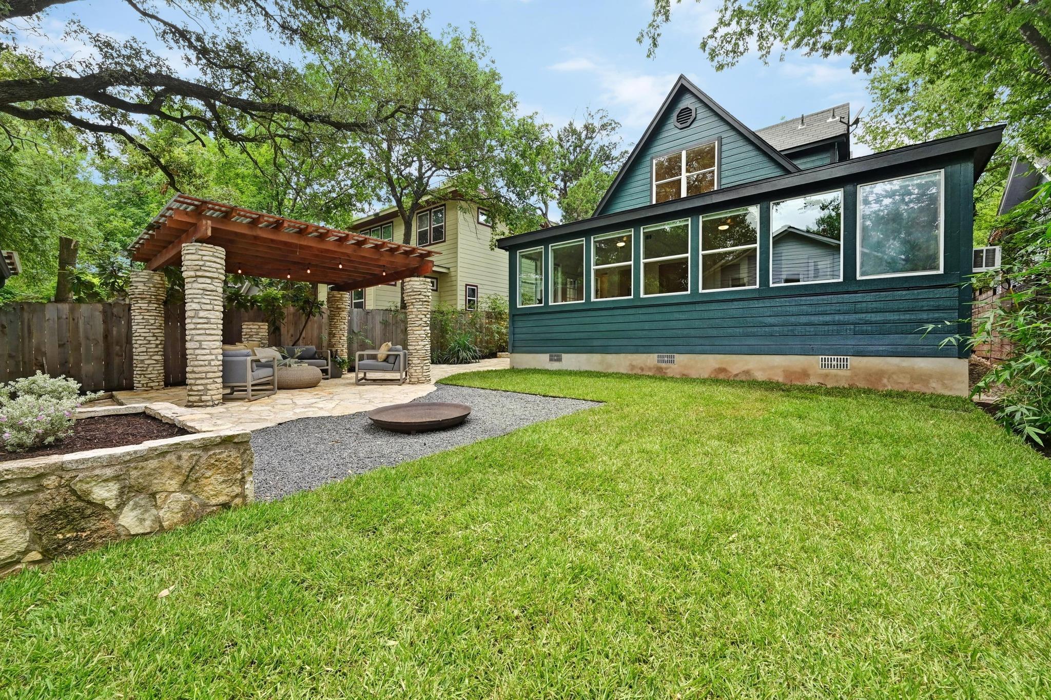 803 W Jessie ST