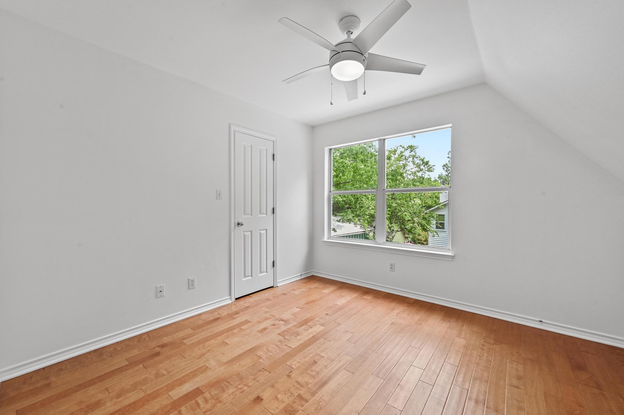 803 W Jessie ST